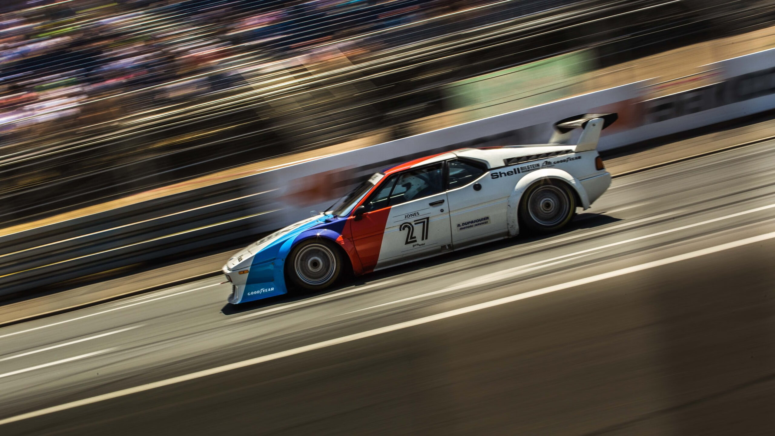 德国男子110米栏选手在预赛中表现出色，晋级半决赛，德国百米运动员